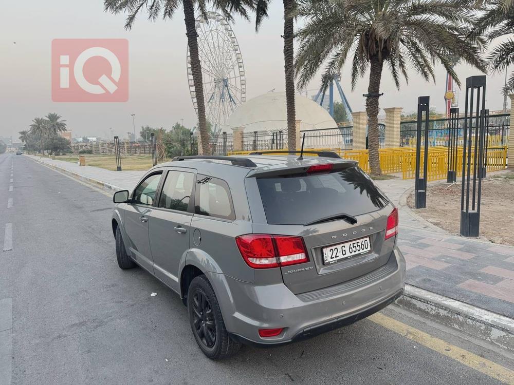 دودج جورني